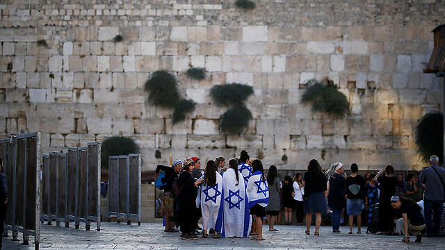 Women at the Western Wall (Photo: Reuters) (צילום: רויטרס) Women at the Western Wall (Photo: Reuters)