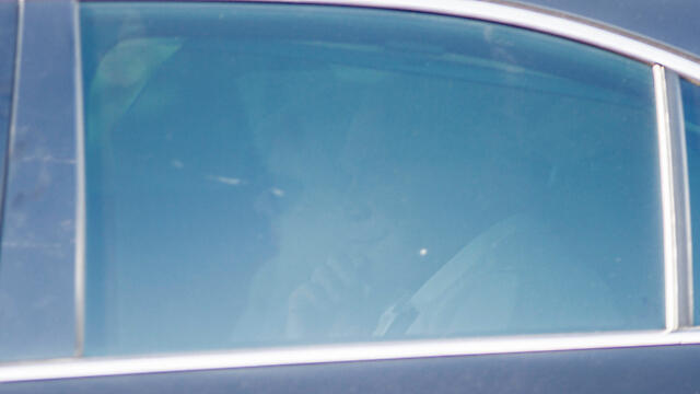 Mrs. Netanyahu on her way to Lahav's headquarters (Photo: Yuval Chen) (צילום: יובל חן) Mrs. Netanyahu on her way to Lahav's headquarters (Photo: Yuval Chen)