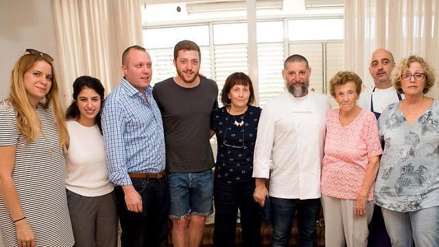 Granit with Samet's family (Photo: Hagit Frenkel) (צילום: חגית פרנקל - סטודיו חגית) Granit with Samet's family (Photo: Hagit Frenkel)