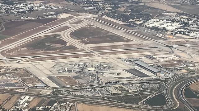 Аэропорт Бен-Гурион. Фото: Гилель Посек (צילום: הלל פוסק) Аэропорт Бен-Гурион. Фото: Гилель Посек