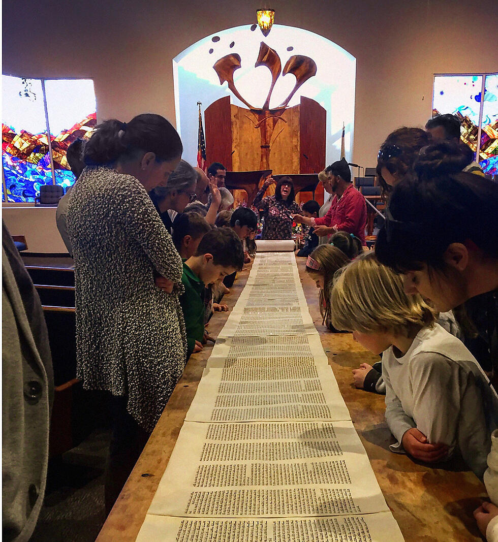 Nathan Brenner, Temple Adat Elohim Religious School, Thousand Oaks, California, US: Nathan uses the technique of perspective to illustrate that the Torah is limitless, connecting out past, present and future. ‘It is our job to pass on the legacy, and the best way to do that is to encourage young students to learn, love and embody the book that makes Jews who they are.’ (צילום: נתן ברנר, קליפורניה) Nathan Brenner, Temple Adat Elohim Religious School, Thousand Oaks, California, US: Nathan uses the technique of perspective to illustrate that the Torah is limitless, connecting out past, present and future. ‘It is our job to pass on the legacy, and the best way to do that is to encourage young students to learn, love and embody the book that makes Jews who they are.’