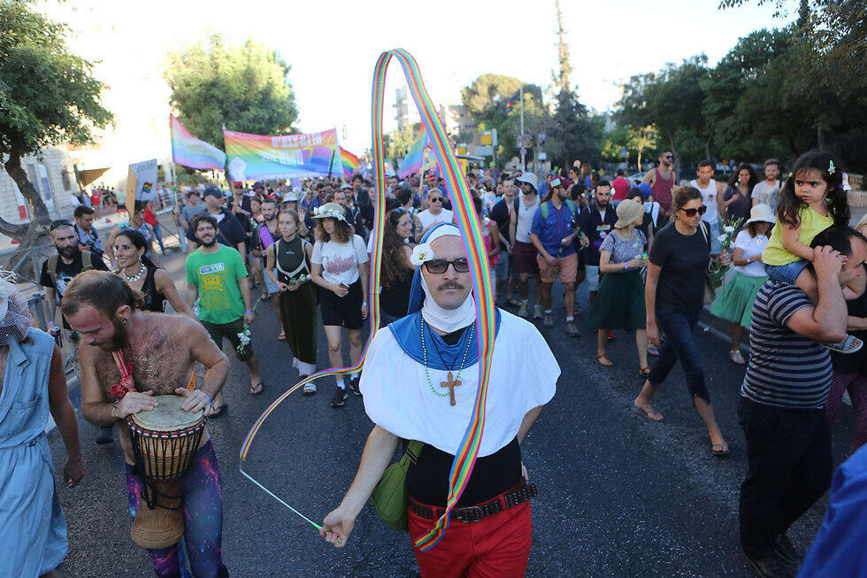 Photo: Alex Kolomoisky