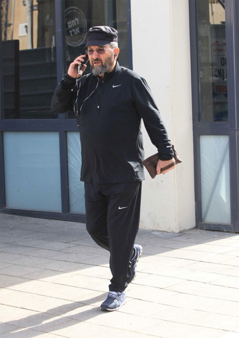 Барак и его сумка. Фото: Моти Леватон