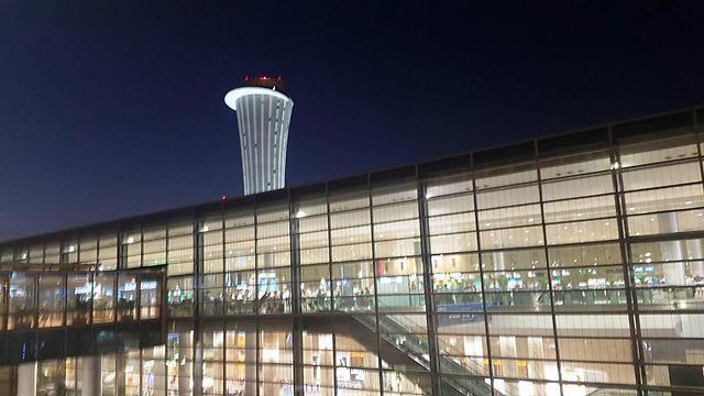 Терминал № 3 в аэропорту Бен-Гурион. Фото: Амит Котлер (צילום: עמית קוטלר) Терминал № 3 в аэропорту Бен-Гурион. Фото: Амит Котлер