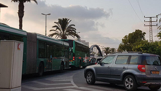 Traffic grinds to a halt due to disability protest (Photo: Roi Kais)