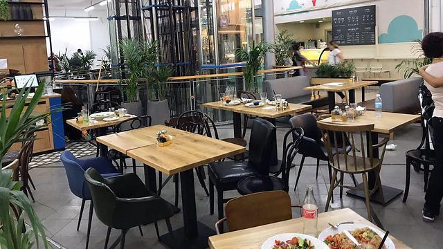 Здание опустелоnullnull Здание опустело