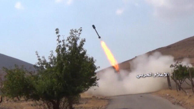 Hezbollah forces launch attack on ISIS (Photo: Reuters)