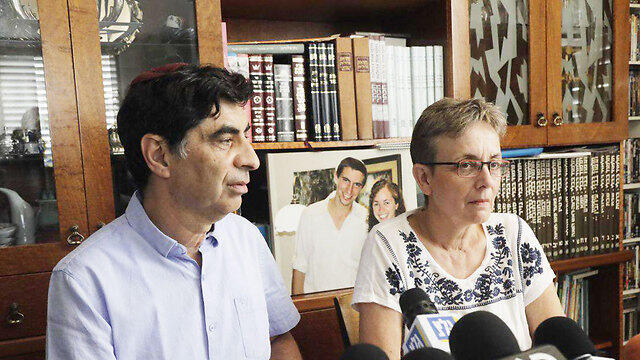 Simha (L) and Leah Goldin (Photo: Shaul Golan)