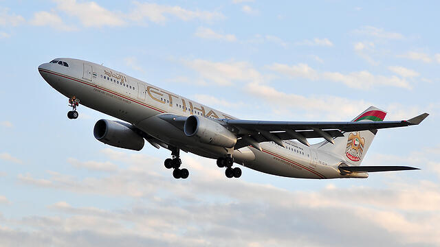 Etihad Airways 