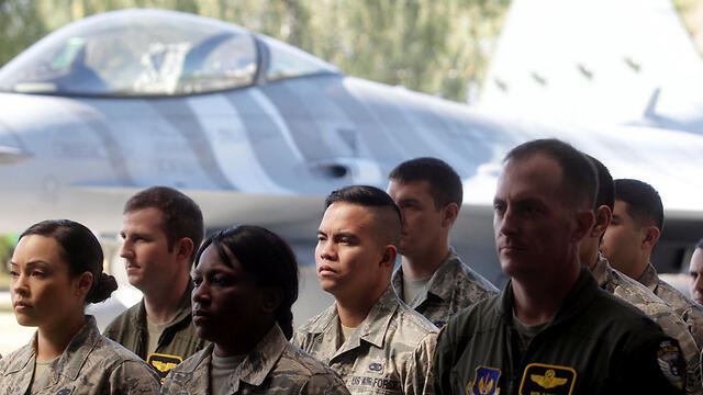 Пилоты США прибыли в Латвию. Фото: ЕРА (צילום: EPA) Пилоты США прибыли в Латвию. Фото: ЕРА