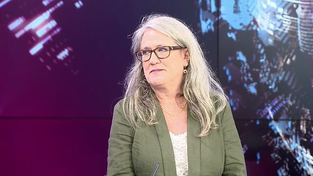 Dr. Emily Landaunullnull Dr. Emily Landau