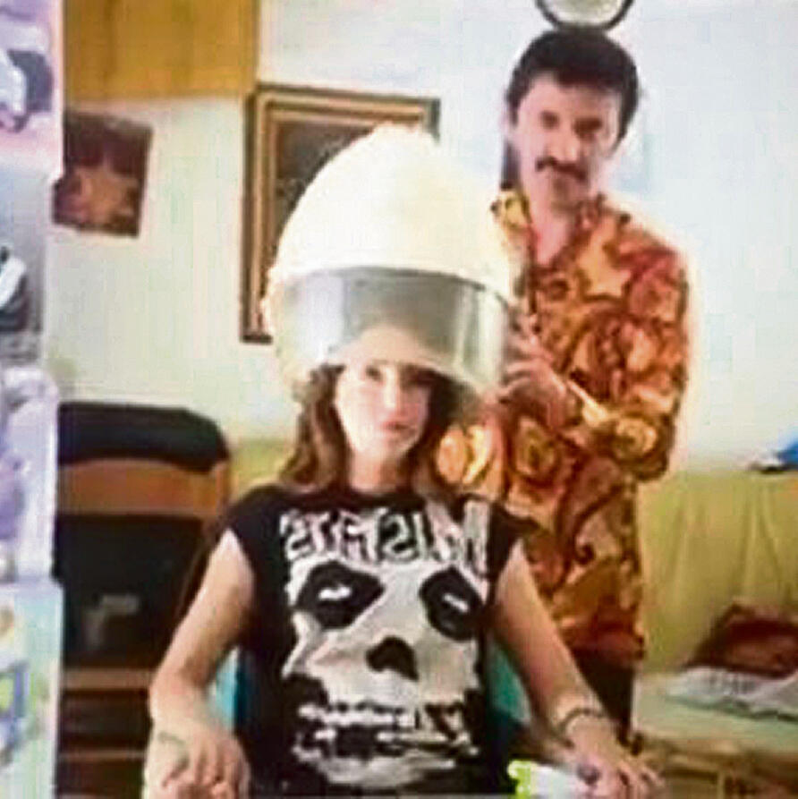 Vintage hairdressernullnull Vintage hairdresser