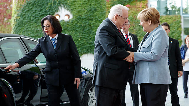 President Rivlin and Angela Merkel (Photo: EPA) (צילום: EPA) President Rivlin and Angela Merkel (Photo: EPA)