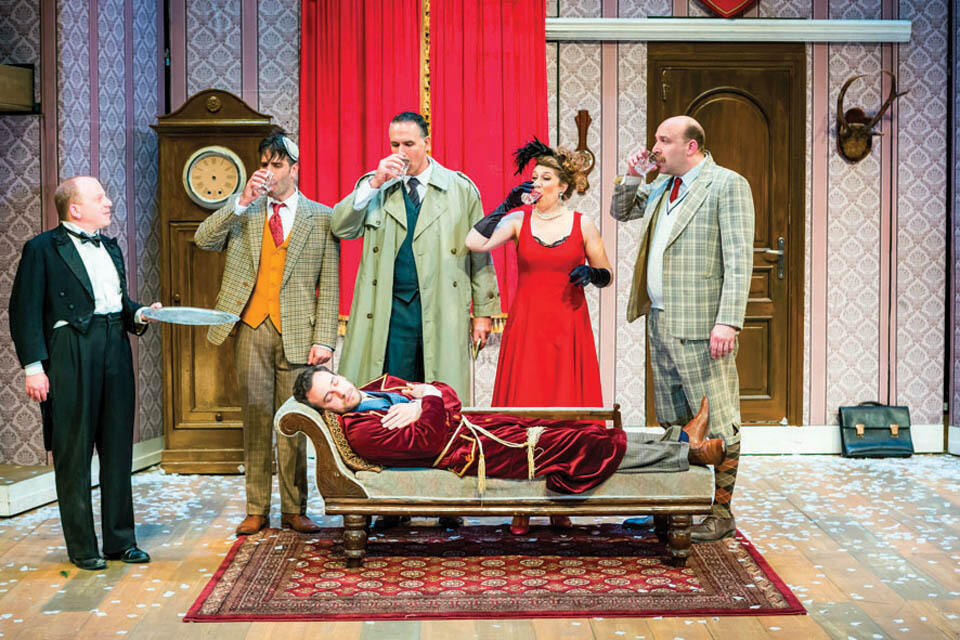 Сцена из спектакля. Фото: пресс-служба театра "Бейт-Лесин"