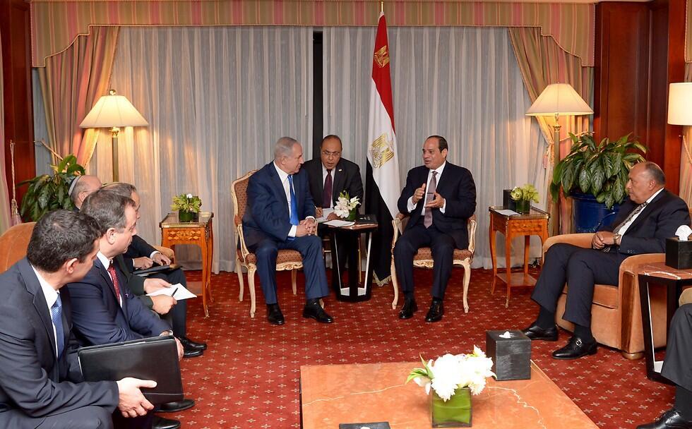 Netanyahu and al-Sisi meet in New York (Photo: Avi Ohayon, GPO)