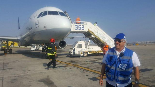 Самолет после приземления. Фото: Управление аэропортов (צילום: רשות שדות התעופה) Самолет после приземления. Фото: Управление аэропортов