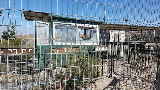 Пункт проверки на входе в поселение