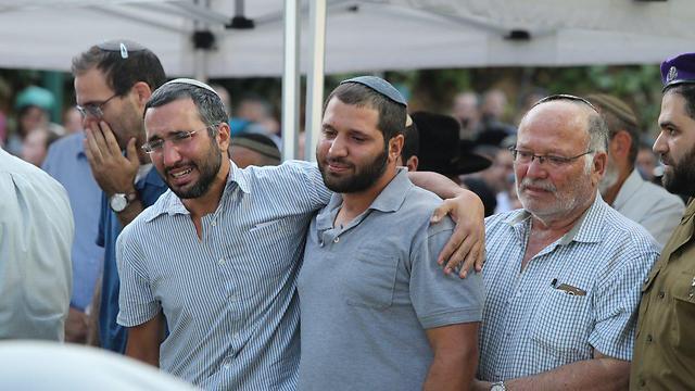 The Cohen family buries a son (Photo: Amit Shabi) (צילום: עמית שאבי) The Cohen family buries a son (Photo: Amit Shabi)