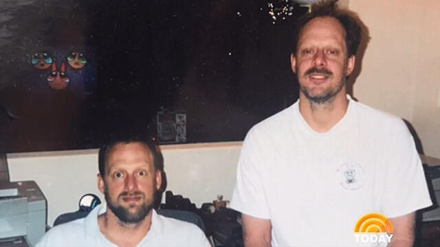 Стивен Пэддок (справа) с братом Эриком