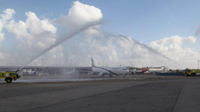 Aviram's Boeing 737 hosed down following his final flight