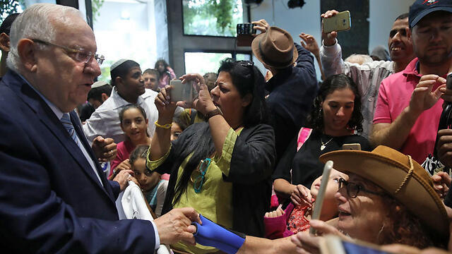 Rivlin meets with disabled protesters