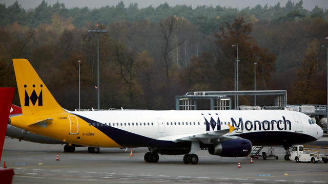 Самолет Monarch Airlines. Фото: ЕРА (צילום: EPA) Самолет Monarch Airlines. Фото: ЕРА