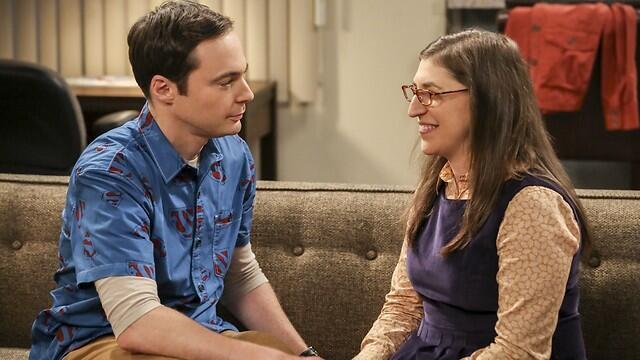 Bialik (R) and Big Bang Theory costar Jim Parsons