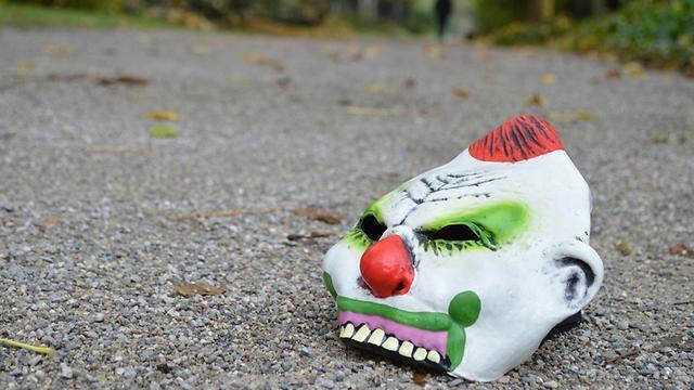 Teens were said to be donning creepy clown costumes out of 'boredom' (צילום: shutterstock) Teens were said to be donning creepy clown costumes out of 'boredom'