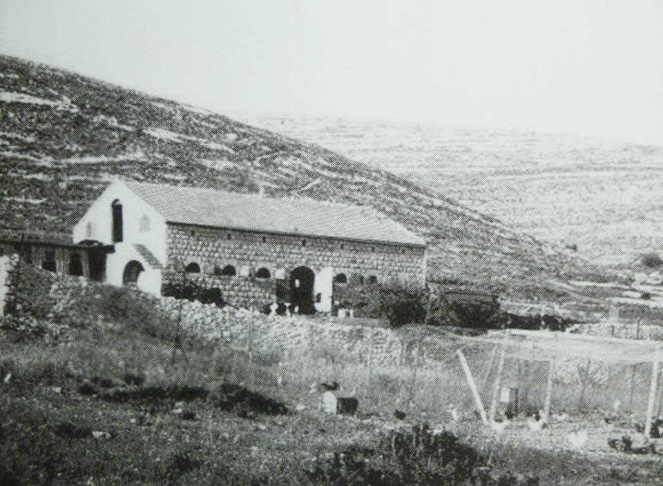 Коровник Кирьят-Анавим, 1925 год. Фотоиллюстрация