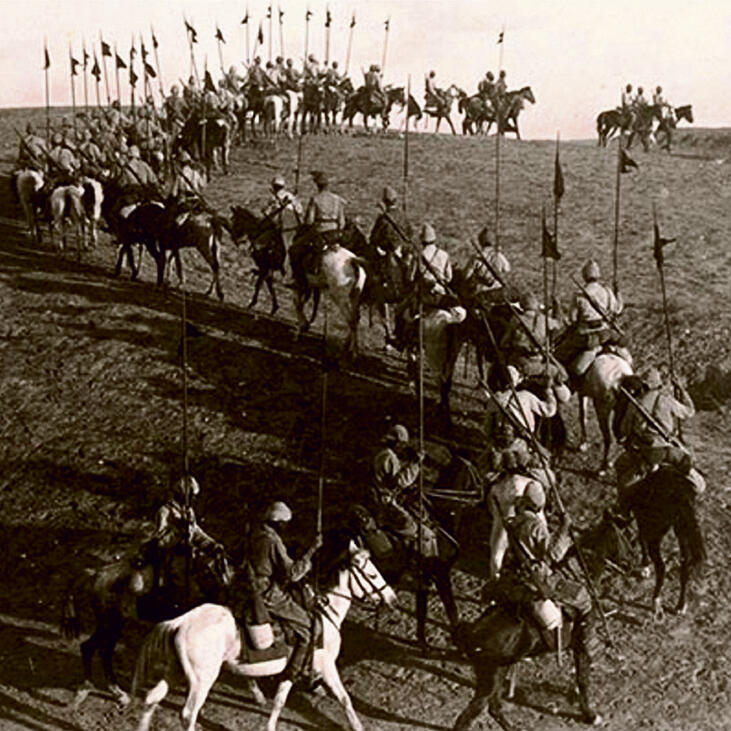 Anzacs riding through Be'er Sheva in 1917nullnull Anzacs riding through Be'er Sheva in 1917
