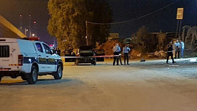 Полиция изучает место происшествия