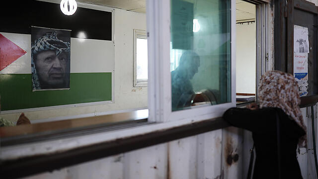 Gaza side of Palestinian border crossing (צילום: AFP) Gaza side of Palestinian border crossing