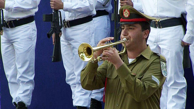 Начало церемонии на горе Герцля. Фото: Сентрал афакот (צילום: סנטרל הפקות) Начало церемонии на горе Герцля. Фото: Сентрал афакот