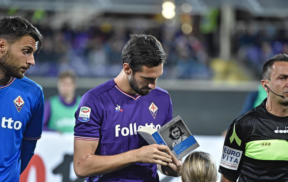 Астори с книгой Анны Франк. Фото: АР (צילום: AP) Астори с книгой Анны Франк. Фото: АР