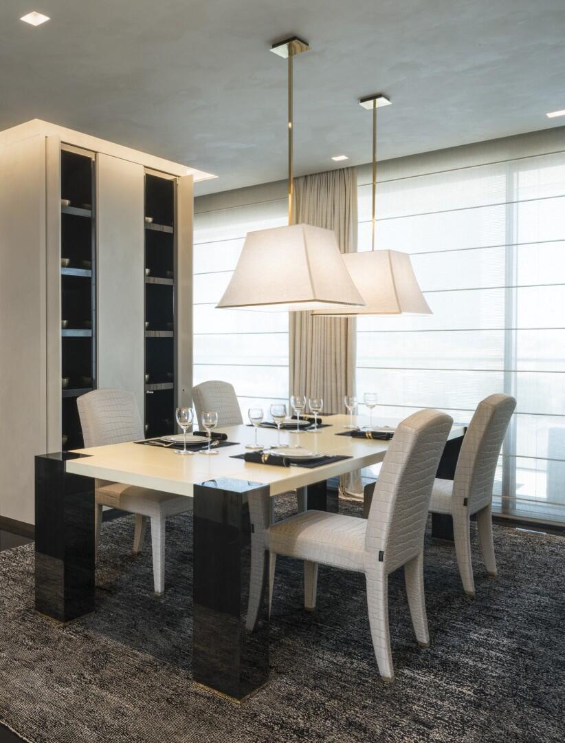 Обеденный уголок в пентхаузе Армани. Фото: Fabrizio Nannin (צילום Fabrizio Nannin) Обеденный уголок в пентхаузе Армани. Фото: Fabrizio Nannin