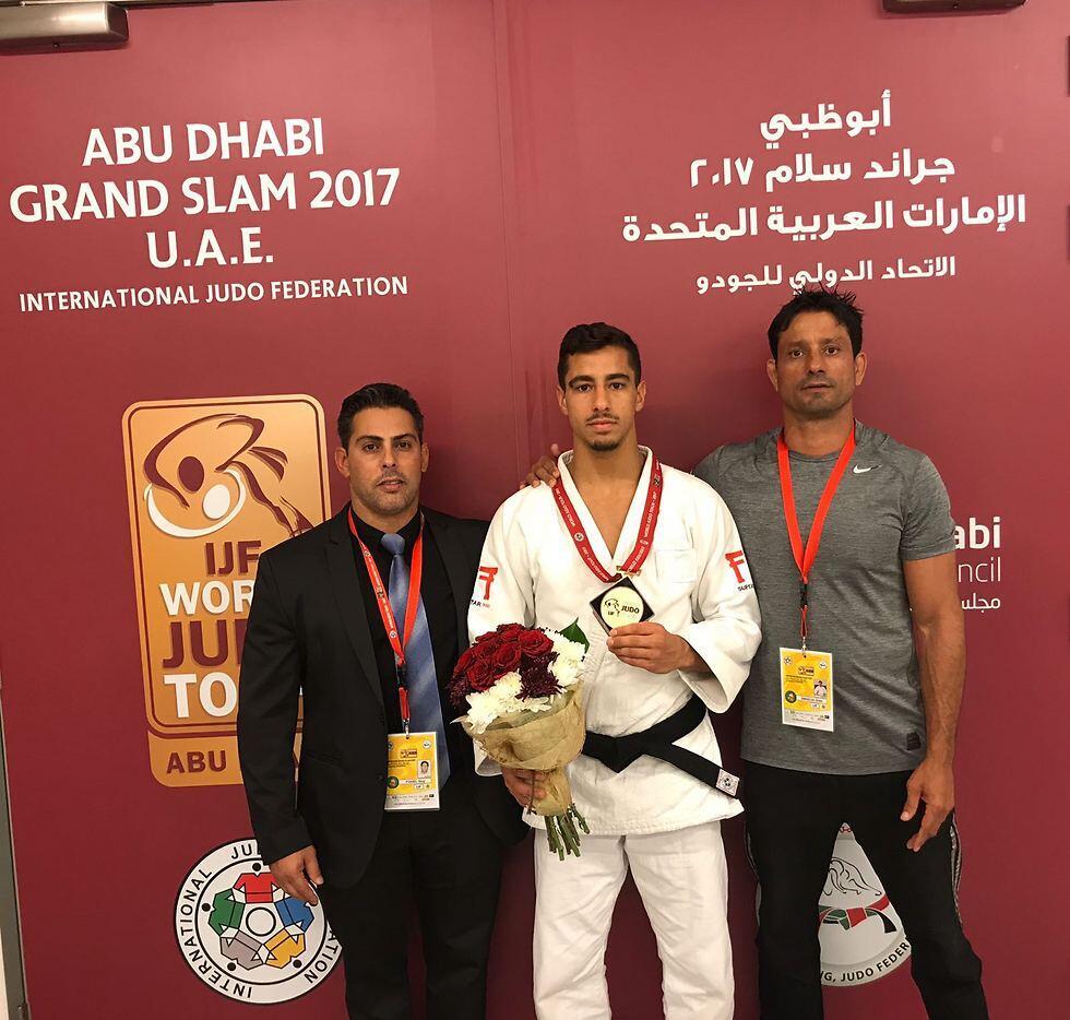 Таль Фликер и его тренеры (צילום: איגוד הג'ודו) Таль Фликер и его тренеры