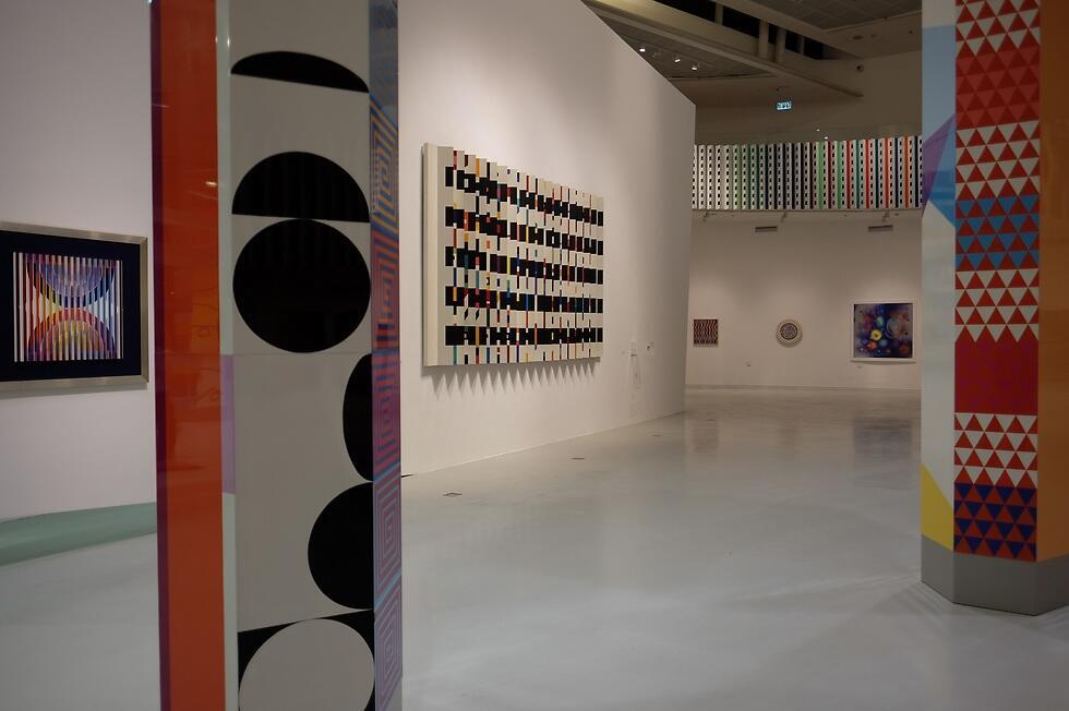 На снимке: в музее Якова Агама Фото: Виктор Осипов (צילום: ויקטור אוסיפוב) На снимке: в музее Якова Агама Фото: Виктор Осипов