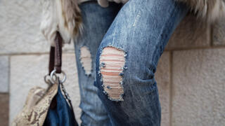A cleaner technology for dyeing jeans using sound waves 