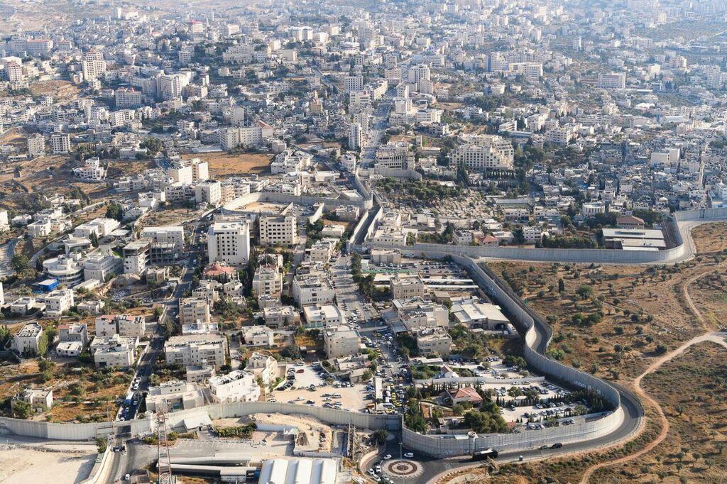יום פטירת רחל אימנו - צילום אוויר חושף את הדרך שבו צריכים לעבור המתפללים