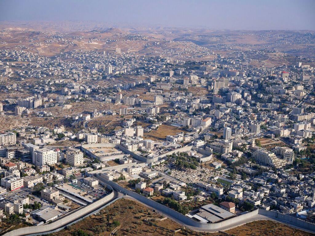 יום פטירת רחל אימנו - צילום אוויר חושף את הדרך שבו צריכים לעבור המתפללים