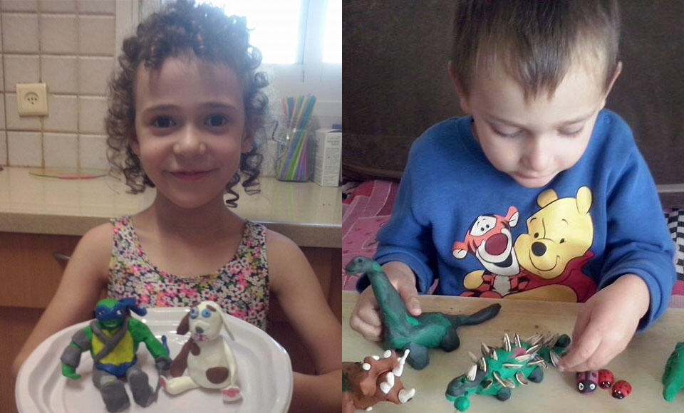 Дети Гили со своими работами