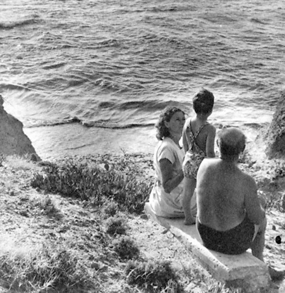 Ицхак Саде с женой Маргот и сыном Йорамом, 1949 год