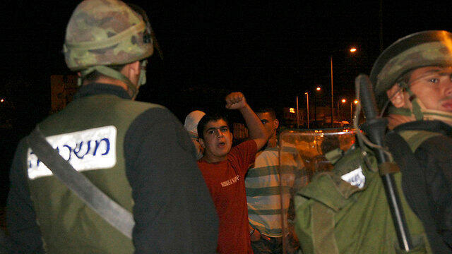 Riots in Rahat over planned demolition of the mosque (צילום: רועי עידן) Riots in Rahat over planned demolition of the mosque