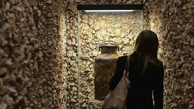 An exhibition opened at a Warsaw museum showcasing documents from the city's ghetto (Photo: AP) An exhibition opened at a Warsaw museum showcasing documents from the city's ghetto