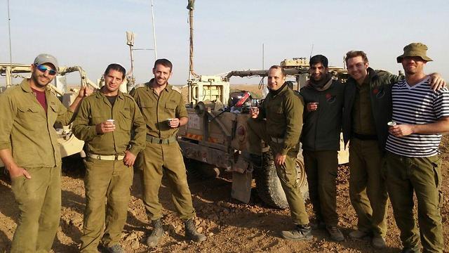 Aharonovich's reservist friends