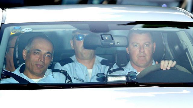 Policemen on their way to investigate Netanyahu at his Jerusalem residence