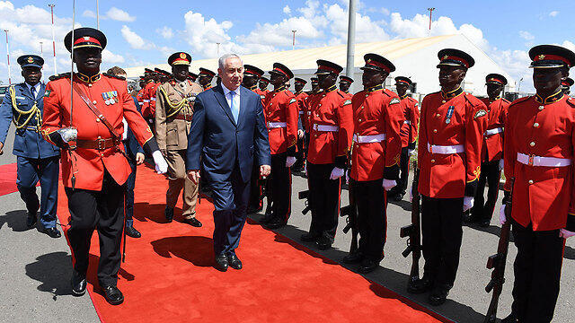 Honorary guard awaits Netanyahu in Nairobi