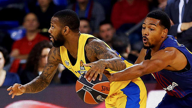 Барселона против Маккаби. Фото: ЕРА (צילום: EPA) Барселона против Маккаби. Фото: ЕРА