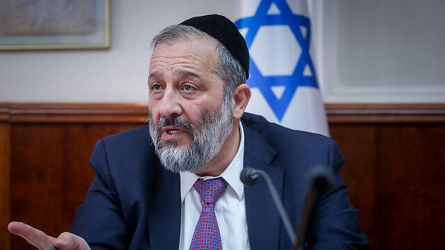 Minister Deri. Let’s convince people of the importance of Shabbat without coercion (צילום: AFP) Minister Deri. Let’s convince people of the importance of Shabbat without coercion