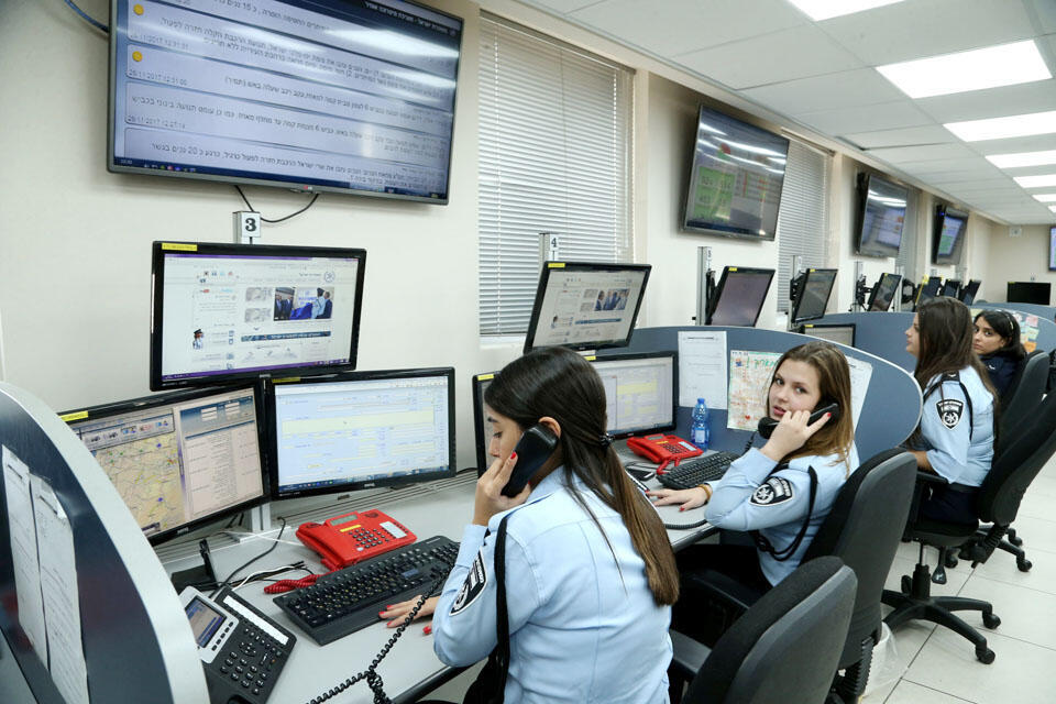 Информационная служба полиции 110. Фото: Цвика Тишлер